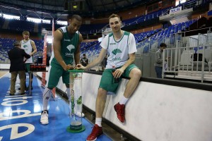 Unicaja Baloncesto y Ecopilas colaboran en el reciclaje de pilas