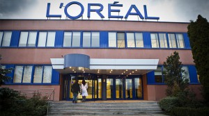 La planta de biomasa está anexa a la fábrica de L'Oréal