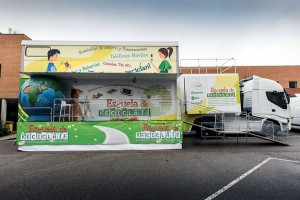 La Escuela de Reciclaje es un proyecto educativo sobre gestión de residuos de aparatos eléctricos y electrónicos