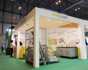 AMBILAMP mostró a los visitantes los diferentes tipos de contenedores para el reciclaje de lámparas