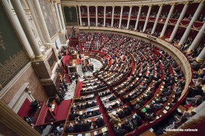 Francia prohibe a los grandes supermercados tirar alimentos