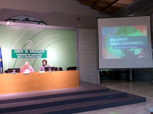La Junta de Andalucía analiza en una jornada su nueva normativa sobre suelos contaminados