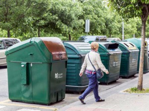 Los nuevos contenedores de recogida selectiva de materia orgánica son de gran capacidad y de carga lateral