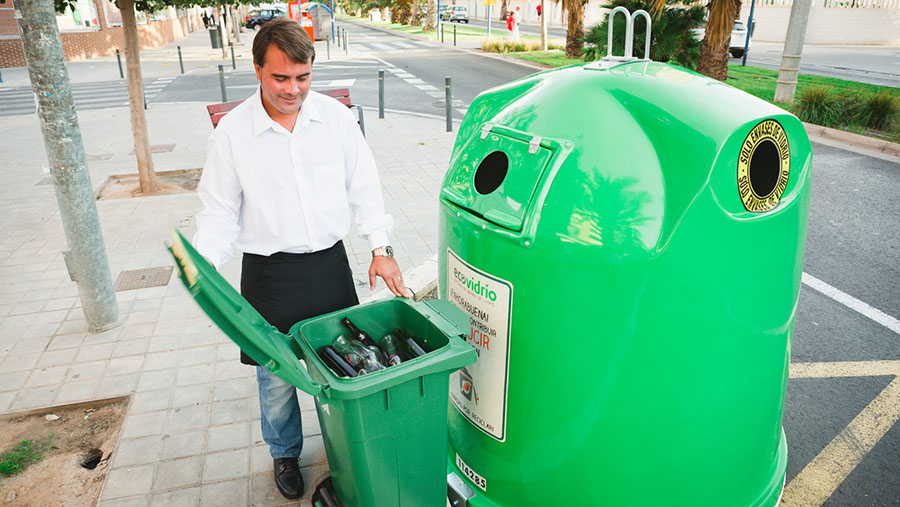 Resultado de imagen para contenedor verde de reciclaje