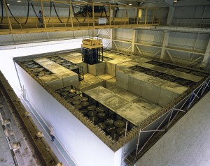 residuos nucleares en una celda de almacenamiento