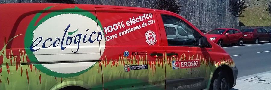 Llenar el depósito del coche con agua, cada vez más cerca