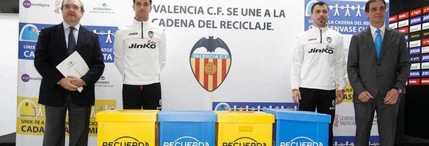 El Valencia CF fomentará el reciclaje entre sus aficionados