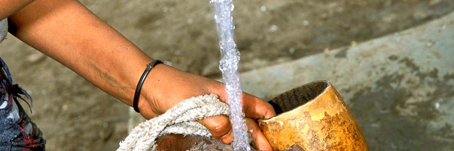 1.800 millones de personas consumen agua contaminada