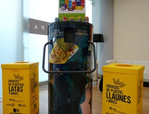 Nueva campaña para fomentar el reciclaje de latas entre trabajadores y usuarios del Aeropuerto de Barcelona-El Prat