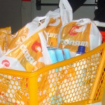 Catalunya prohibe la entrega gratuita de bolsas de plástico en los comercios
