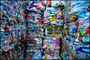 residuos plásticos listos para su reciclaje