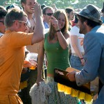 Reciclan la orina generada en un festival para elaborar cerveza