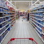 Francia: retirada la norma que prohibía tirar alimentos a los supermercados