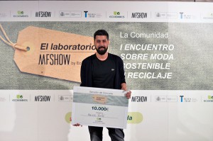 Moisés Nieto gana el certamen de moda sostenible de El Laboratorio MFSHOW by Ecoembes