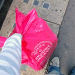 Los supermercados ingleses comienzan a cobrar por las bolsas de plástico