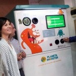 Una máquina instalada en el mercado de Vila-real compensa por reciclar