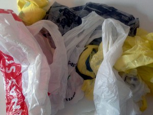 Cae el consumo de bolsas de plástico en Inglaterra desde la entrada en vigor de una tasa de 5 peniques por unidad