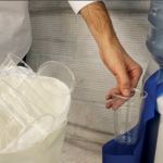 EcoTira: bolsa de basura para reciclar vasos en máquinas dispensadoras