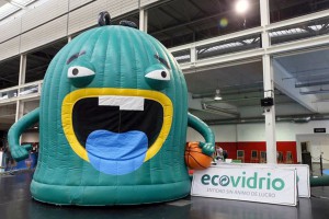 El acuerdo entre Ecovidrio y la ACB pretende fomentar el reciclaje de vidrio entre los aficionados al basket