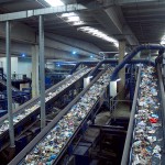 Las empresas gestoras de residuos urbanos facturaron más de 1.400 millones de euros en 2015