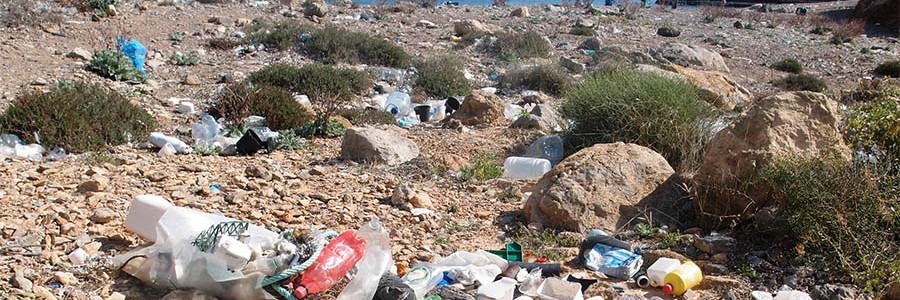 A menos bolsas de plástico, menos residuos en las playas
