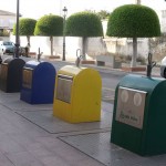 Valencia renueva el parque de contenedores de reciclaje de papel y envases