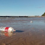Un estudio afirma que el SDDR reduce un 40% la presencia de envases abandonados en los litorales