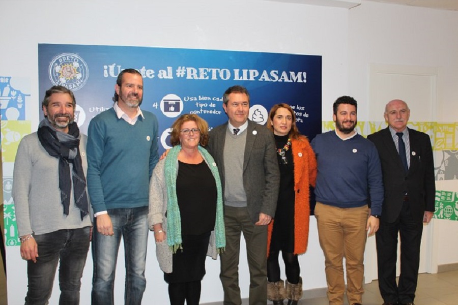Sevilla invertirá en mejorar la recogida de residuos y el aseo urbano de la ciudad