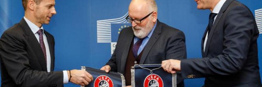 La UEFA y la Comisión Europea firman un acuerdo para llevar el reciclaje a los campos de fútbol