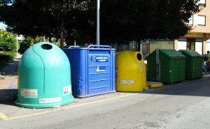 Contenedores de residuos en Gijón (Asturias)