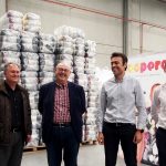 Koopera y Arropa gestionarán los residuos textiles de 61 municipios valencianos