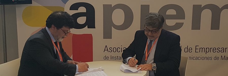 Convenio para impulsar el reciclaje de residuos de alumbrado y material eléctrico