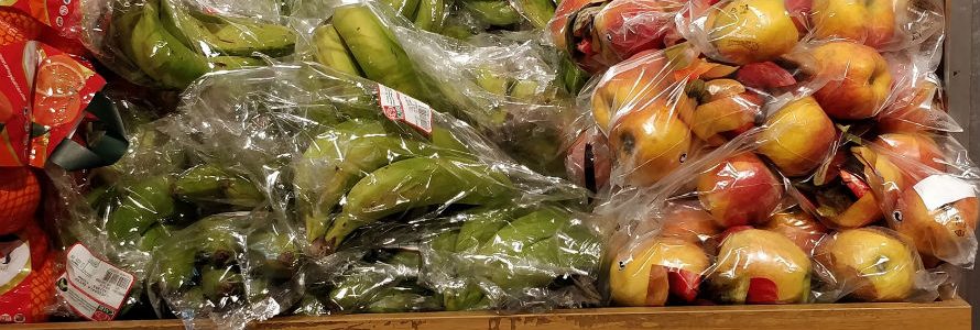 Greenpeace lanza campaña #DesnudalaFruta contra el abuso de plásticos en frutas