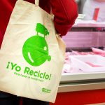 Los comercios de Zaragoza se implican en el reciclaje de residuos