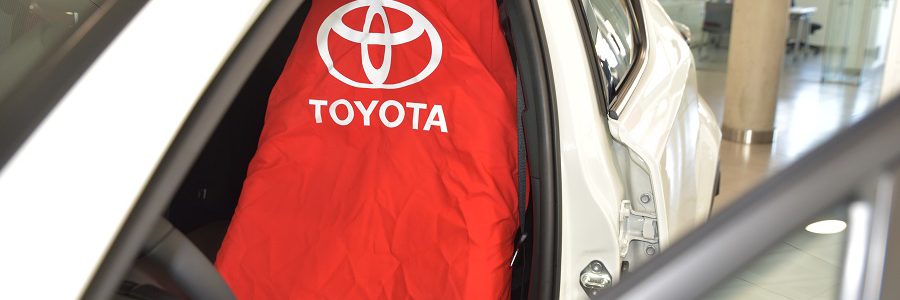 Toyota elimina las fundas de plástico de todos sus talleres en España