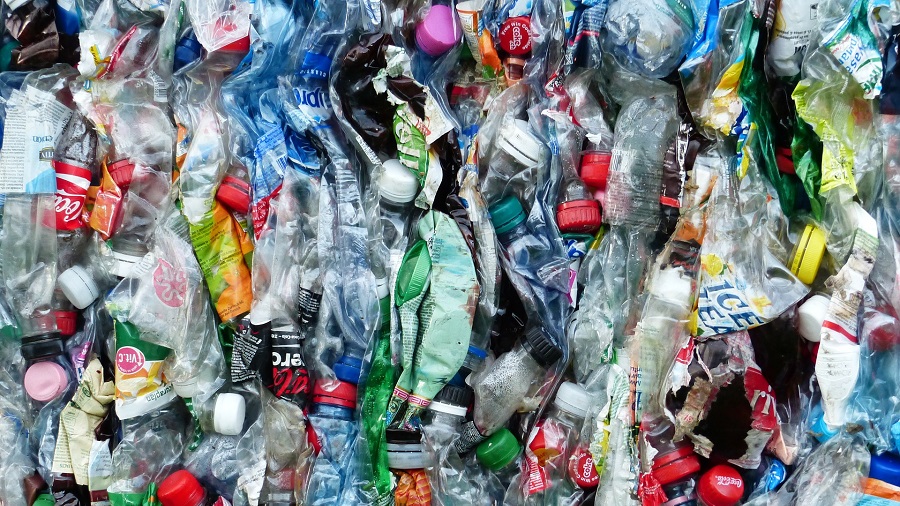 Botellas de plástico recicladas