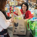 Eroski ya ofrece bolsas de papel como alternativa a las de plástico