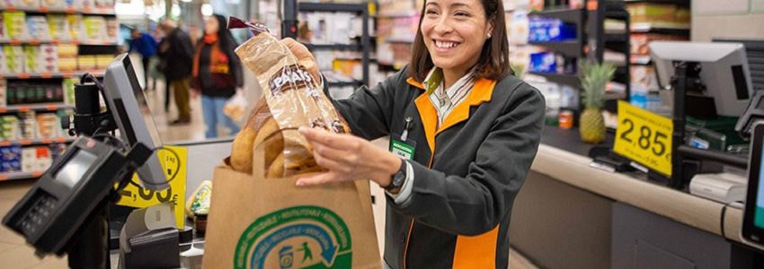 Mercadona eliminará totalmente las bolsas de plástico de un solo uso en abril