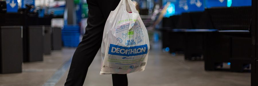 Decathlon también elimina las bolsas de plástico