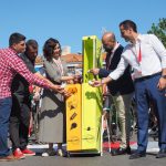 Díaz Ayuso e Iñaki Aguado apoyan el reciclaje de bombillas en la salida de la Vuelta Ciclista