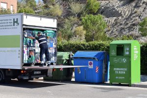 recogida selectiva de textil por Fundación Humana