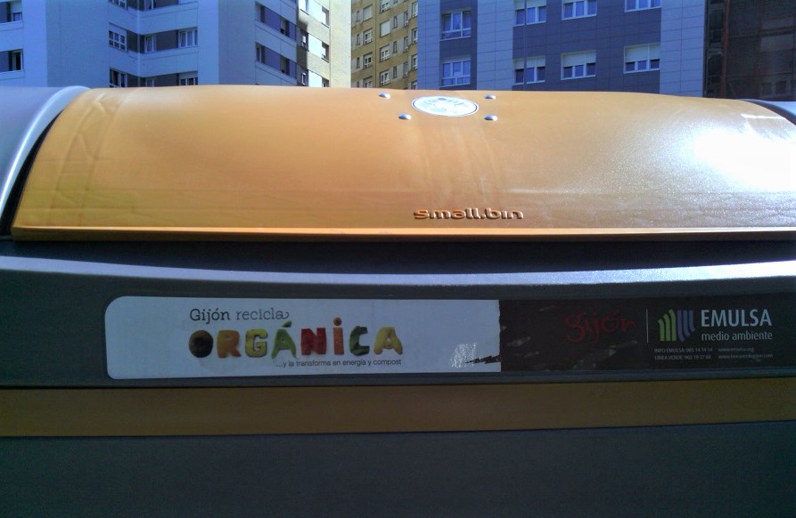 Contenedor de materia orgánica en Gijón