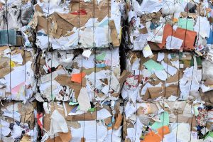 Cae la recogida de papel y cartón por el parón comercial