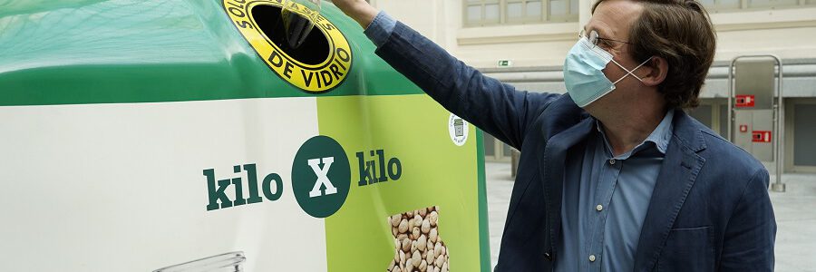 El reciclaje de los madrileños se transforma en 6.000 kilos de comida para el Banco de Alimentos