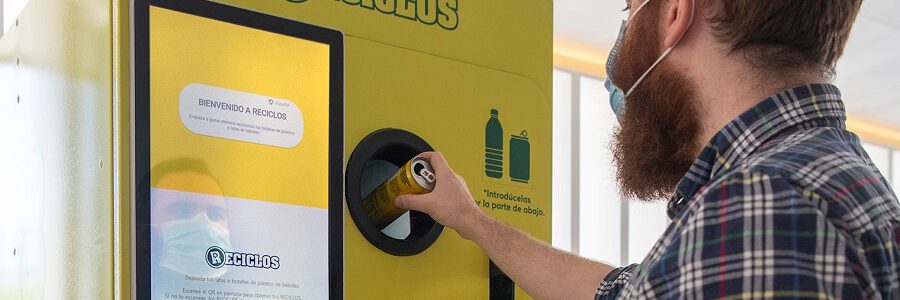 El sistema de Ecoembes que recompensa el reciclaje se extiende a nuevos municipios
