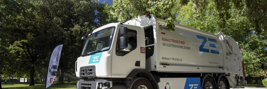 Urbaser incorpora un camión 100% eléctrico a la recogida de residuos en Barcelona