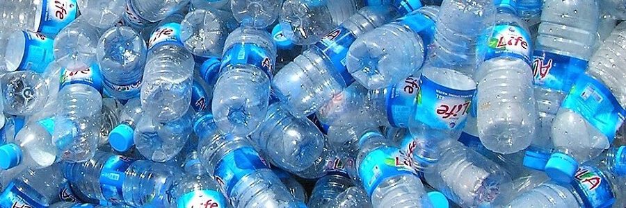 La industria europea de refrescos y agua embotellada da un giro y respalda los sistemas de depósito de envases