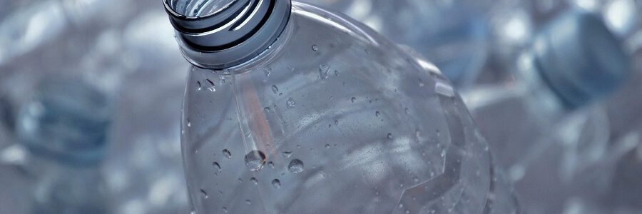 El Gobierno de Irlanda lanza una consulta pública sobre el sistema de depósito y devolución para botellas de plástico y latas