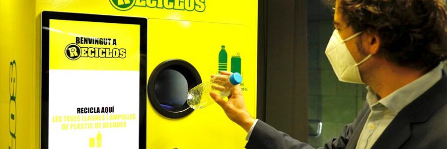 Comienza la instalación de las primeras máquinas que incentivan el reciclaje en España