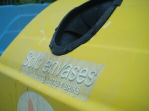 Polémica entre Ecoembes y Greenpeace por el reciclaje de envases ligeros